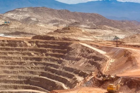 Copper in Central Africa: Between Global Demand and Local Constraints