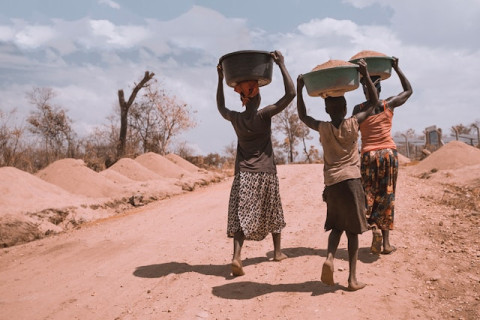 Africa's Rural Women Face Double Disadvantage