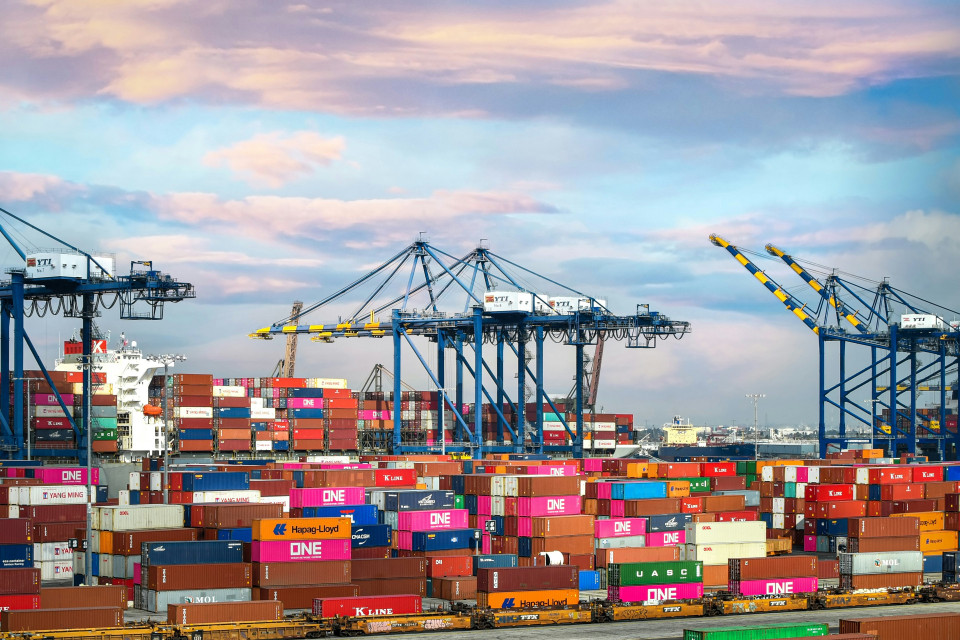 UAE’s DP World to Invest $90 Million in Angola Logistics