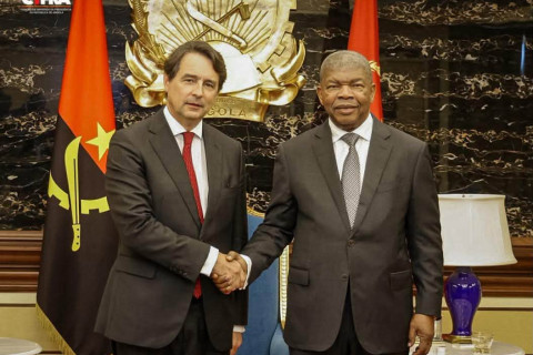 Angolan President, Portuguese Envoy Discuss Economic Ties