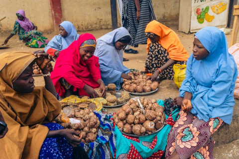 New Project Seeks To Boost Women Cross-Border  Trade in Central Africa